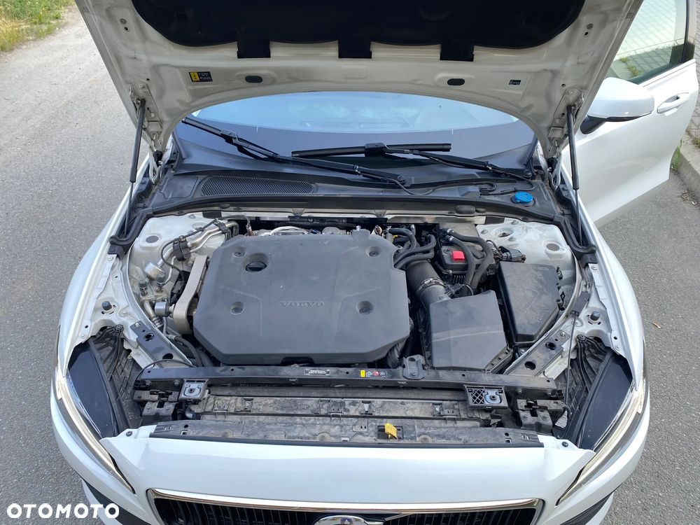 Volvo V60 B4 D Momentum Core - 16