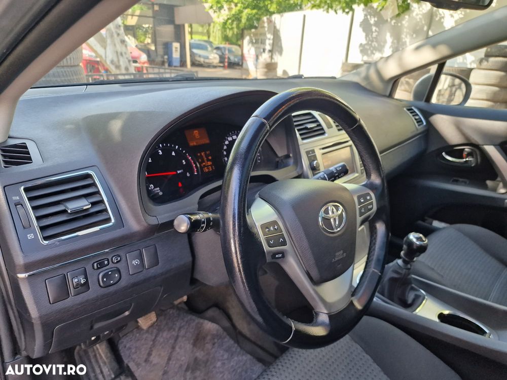 Toyota Avensis 2.2 D-4D Station Sol - 10