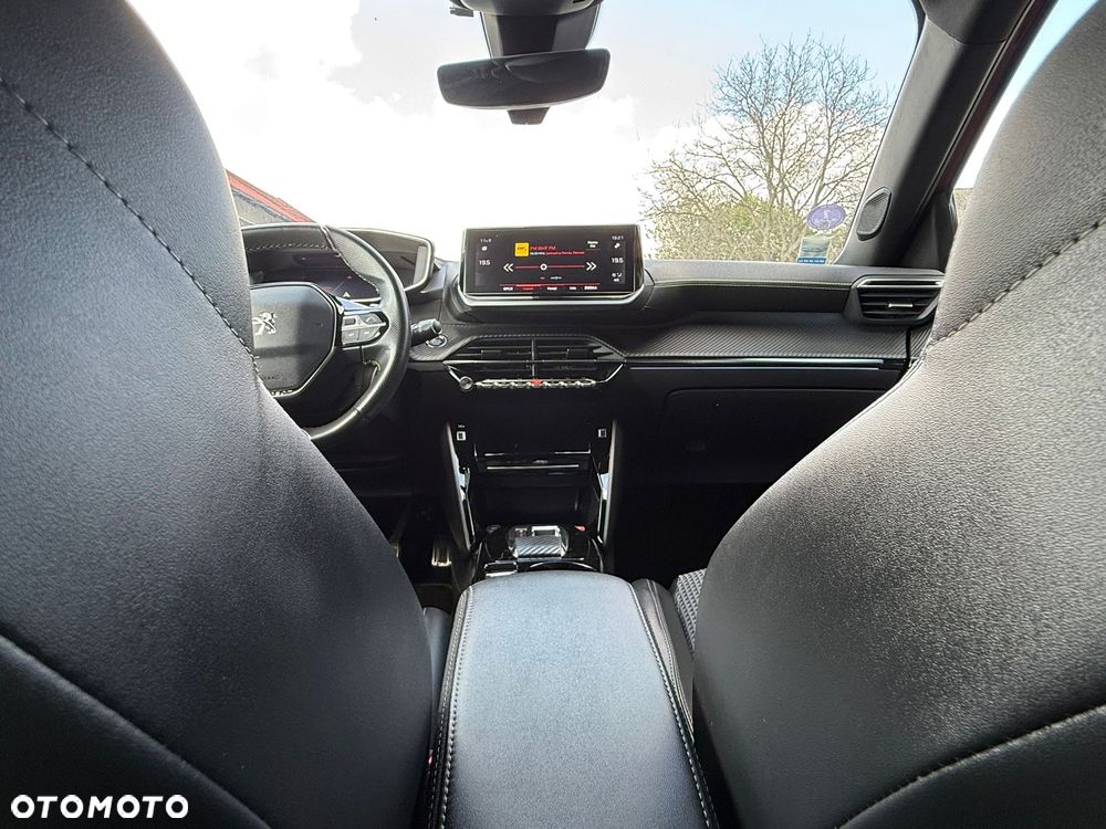 Peugeot 2008 PureTech 130 EAT8 GT Pack - 25