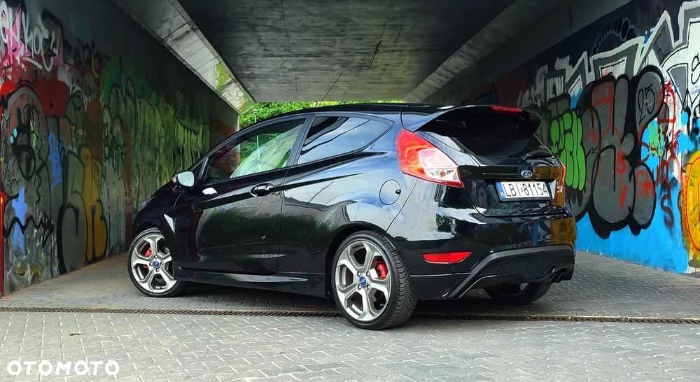 Ford Fiesta 1.6 EcoBoost ST - 22