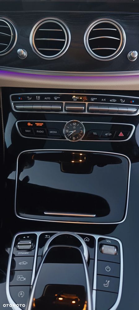 Mercedes-Benz Klasa E 220 d 4-Matic All-Terrain - 26