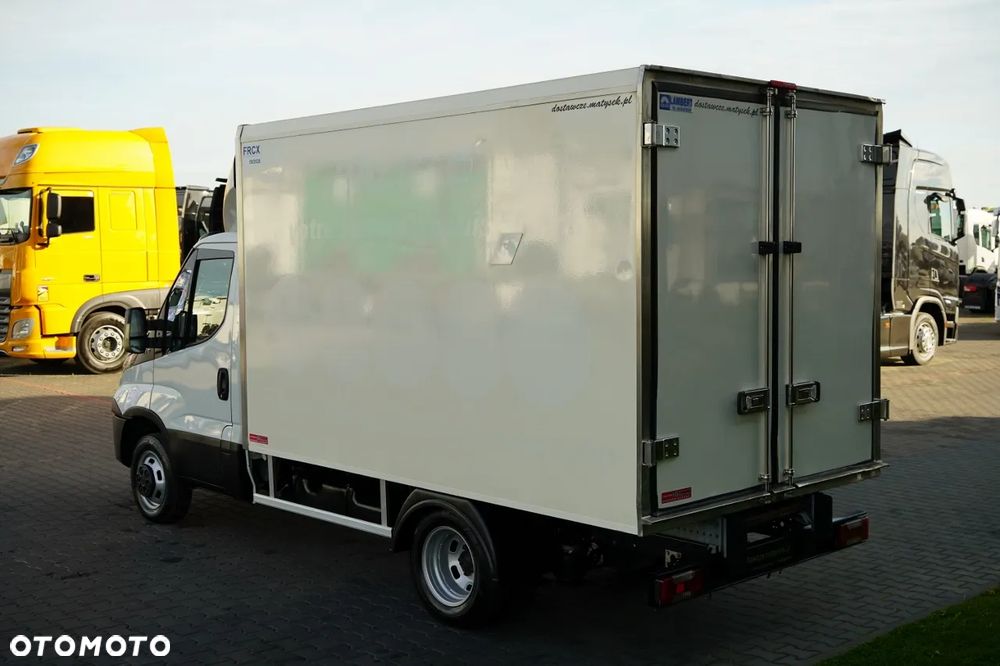 Iveco DAILY 35-140 / CHŁODNIA / THERMO KING / REGAŁY / MANUAL / BLIŹNIAK / - 8