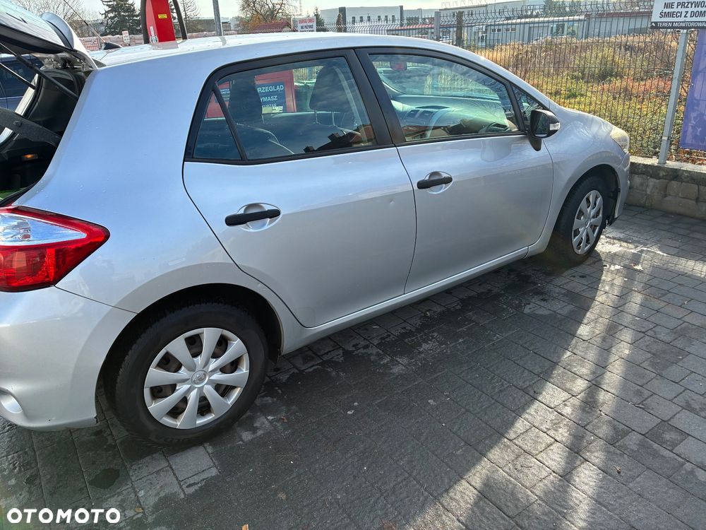 Toyota Auris - 29