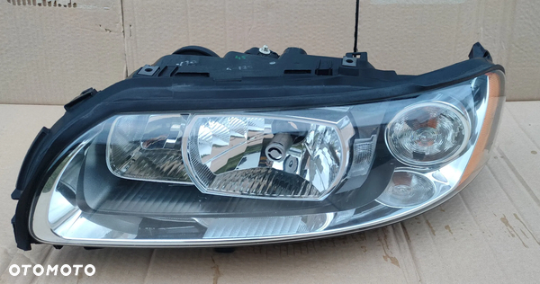 Xenon lewy lampa lewa Volvo V70 S60  2004- Europa