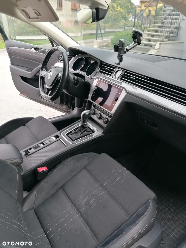 Volkswagen Passat - 26