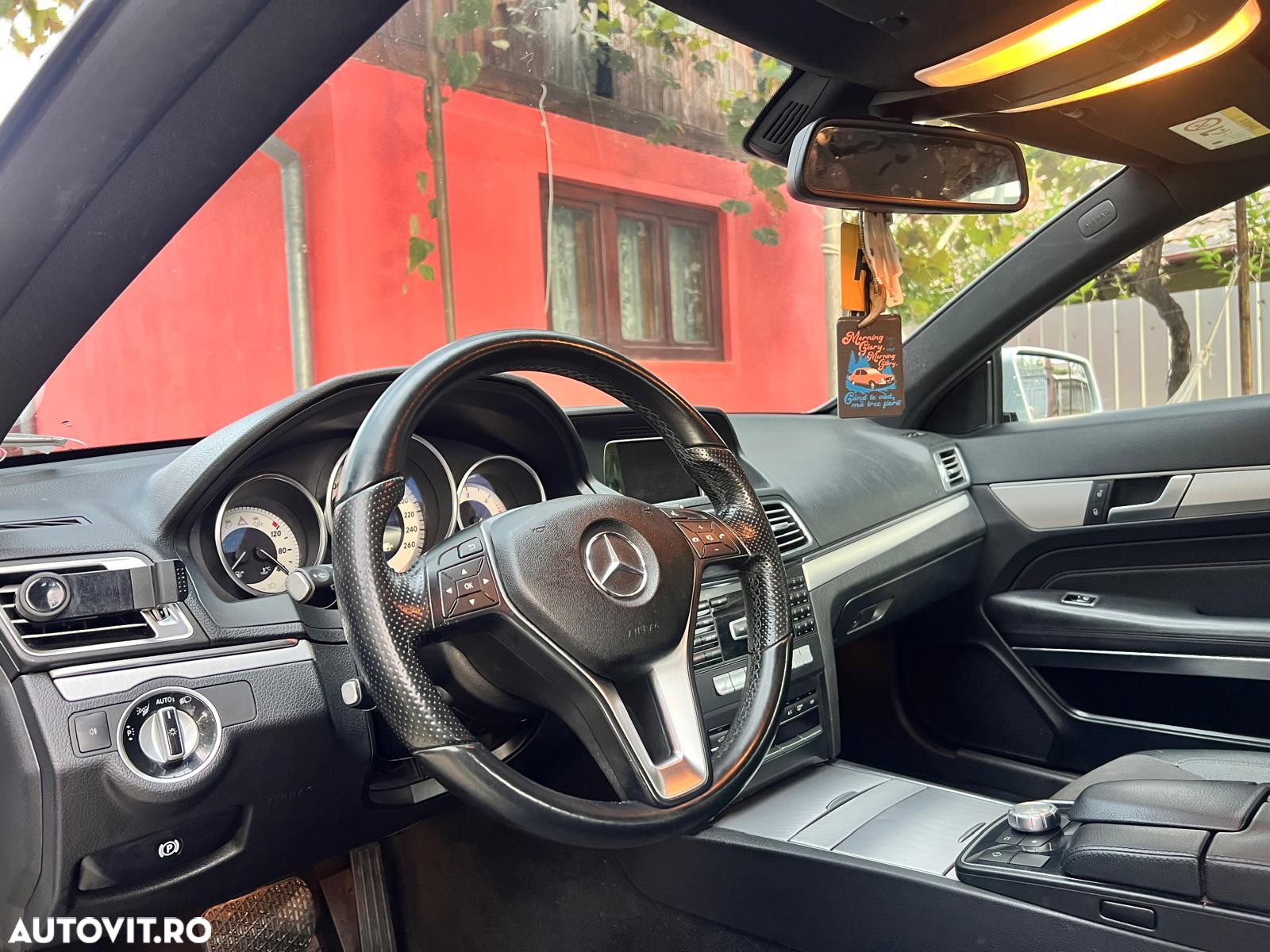 Mercedes-Benz E - 21