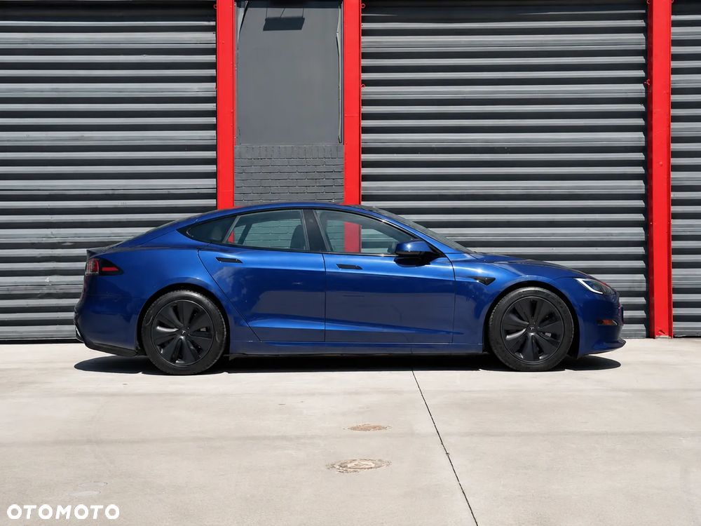 Tesla Model S - 6