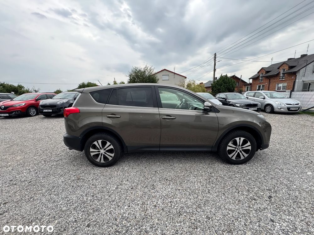 Toyota RAV4 2.0 D-4D Premium - 8
