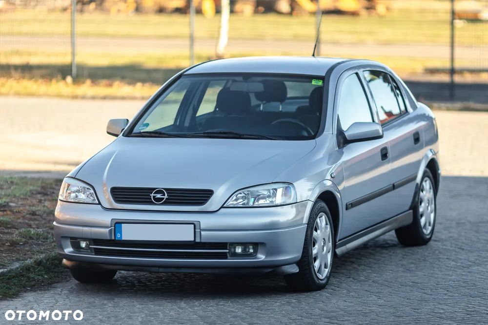 Opel Astra 1.6 - 12