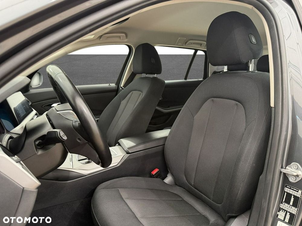 BMW Seria 3 - 17