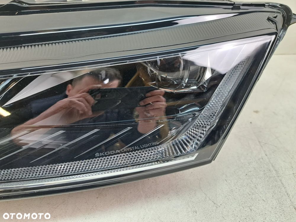 Škoda Octavia IV 4 lampa reflektor (Crystal Lighting) lewy przód 5E4941015A - 2