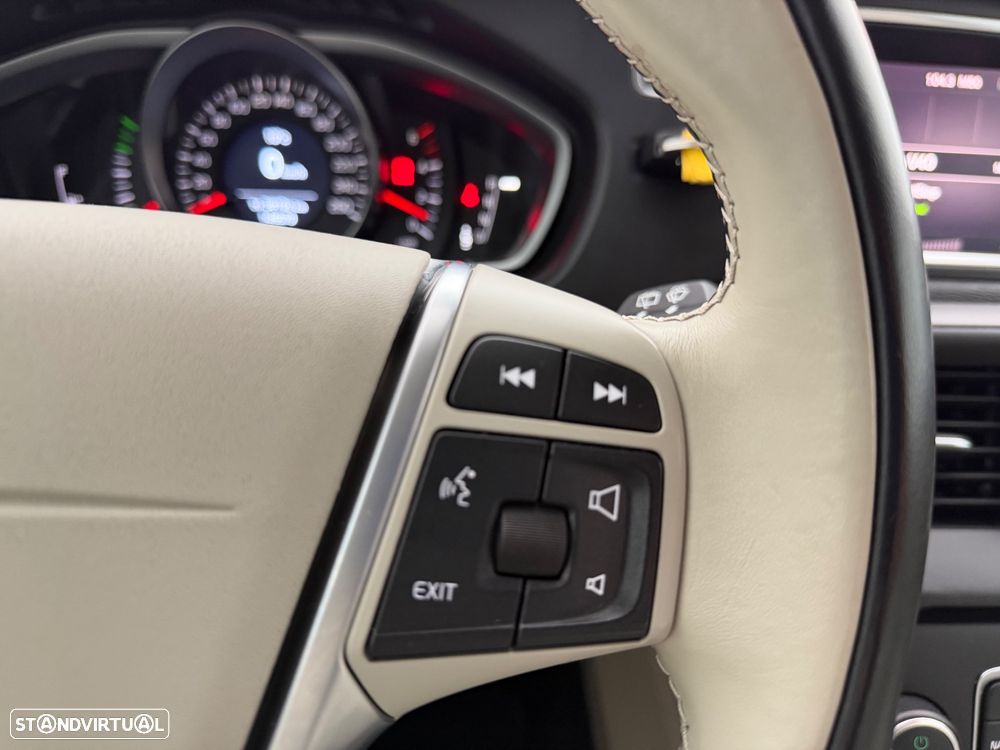 Volvo V40 2.0 D2 Momentum Geartronic - 27