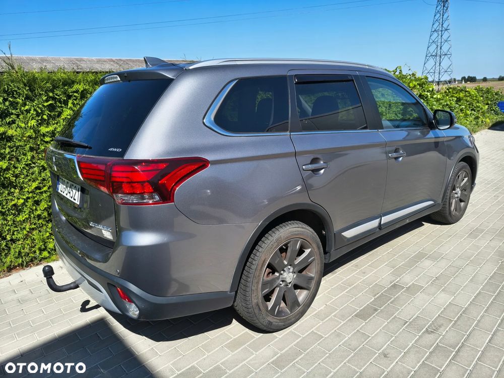 Mitsubishi Outlander - 8