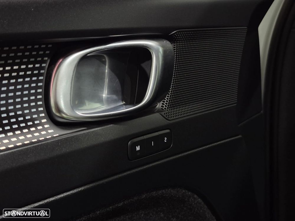 Volvo XC 40 1.5 T3 Tech Edition - 23