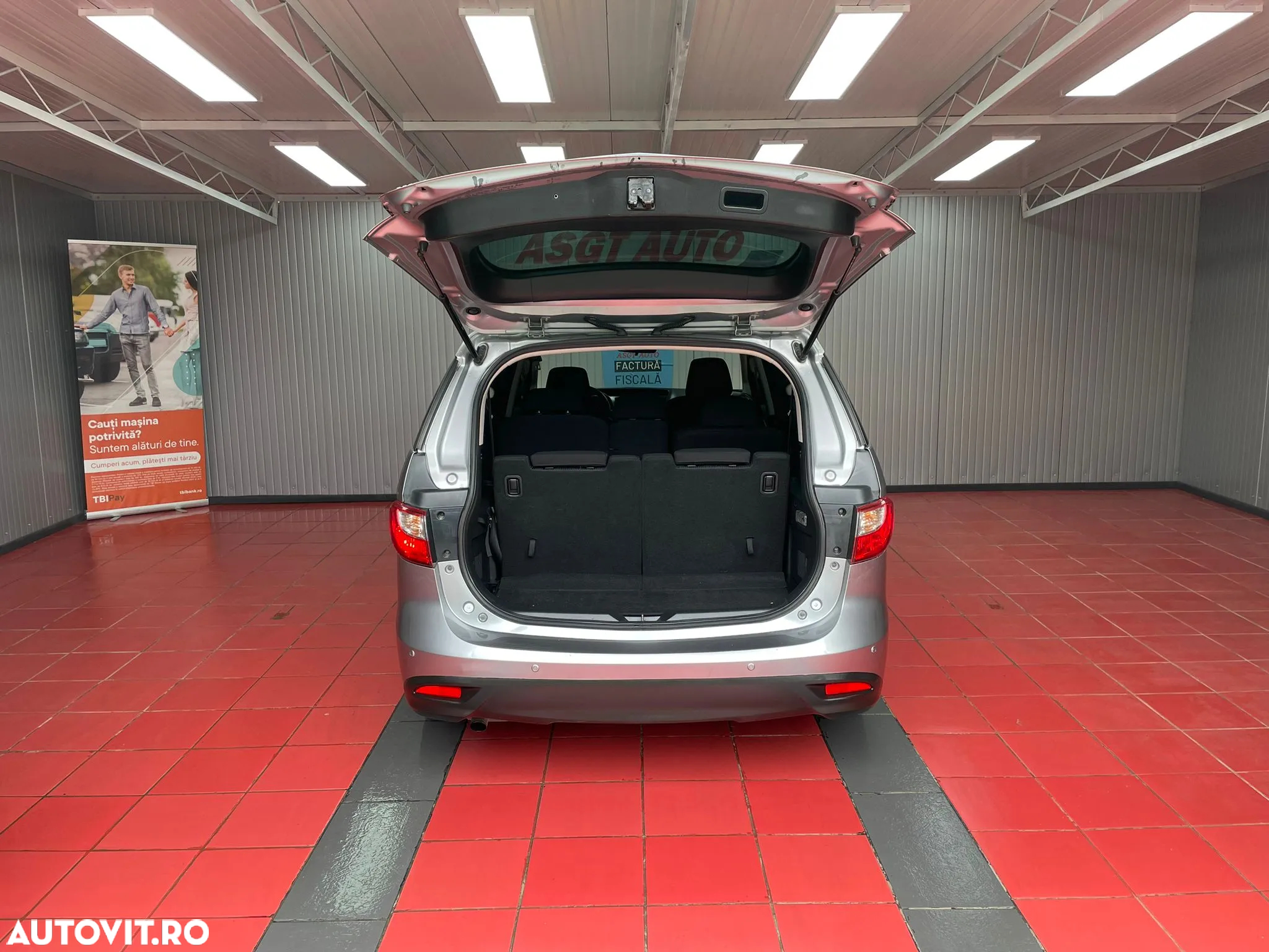 Mazda 5 - 18
