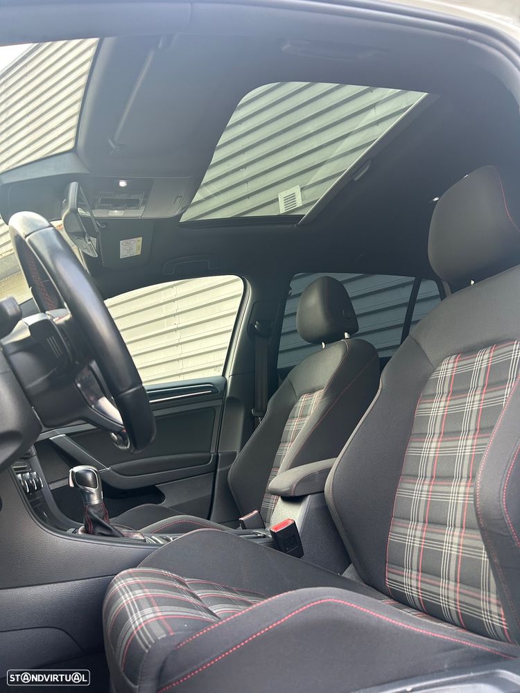 VW Golf 2.0 TSi GTi DSG Performance - 10