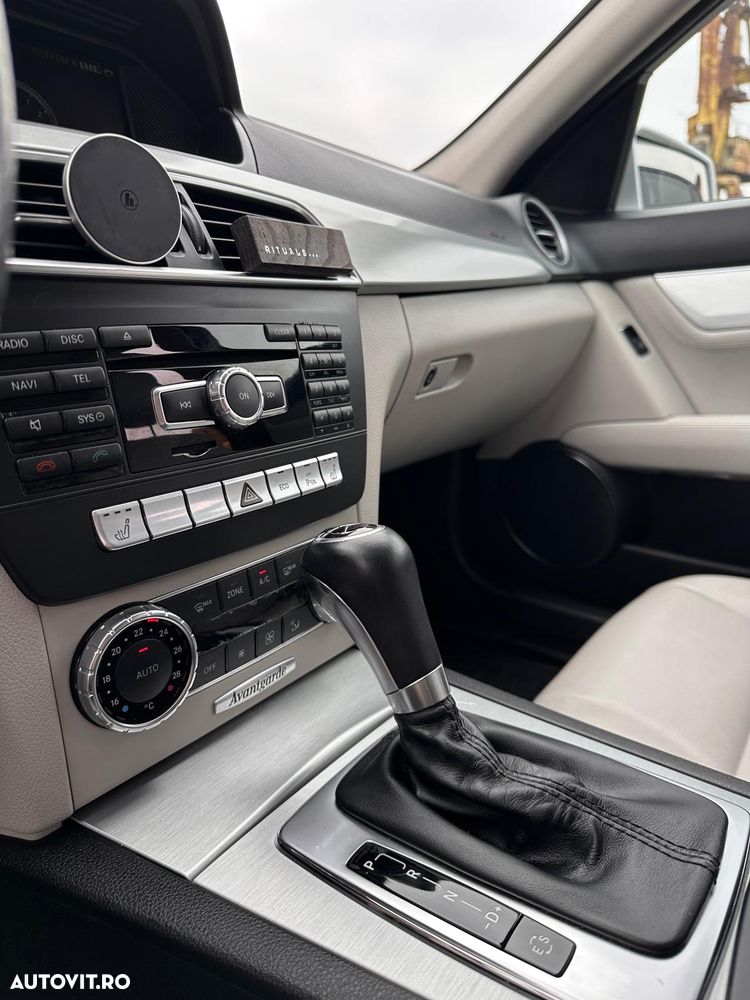 Mercedes-Benz C 200 (BlueEFFICIENCY) 7G-TRONIC Avantgarde - 11