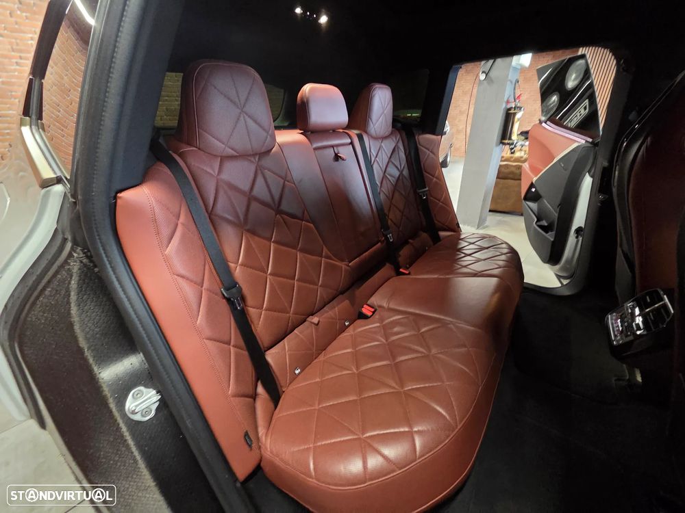 BMW iX xDrive 40 Pack Desportivo - 27