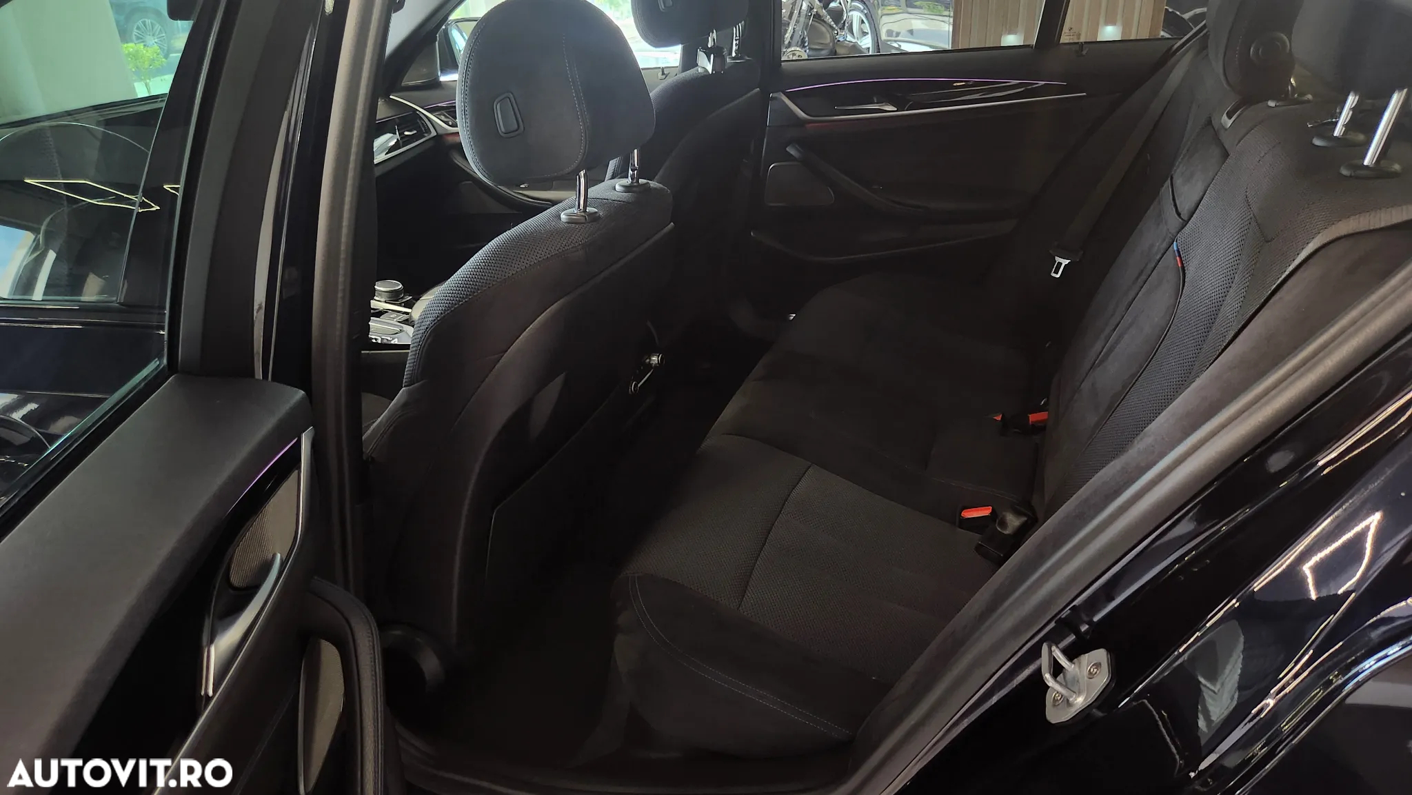 BMW Seria 5 520d xDrive AT - 25