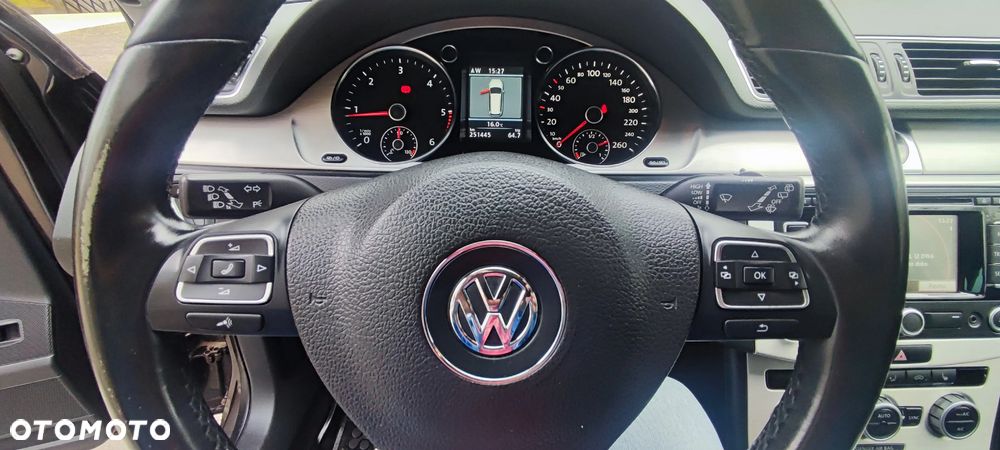 Volkswagen Passat Variant 2.0 TDI BlueMotion Technology Highline - 25