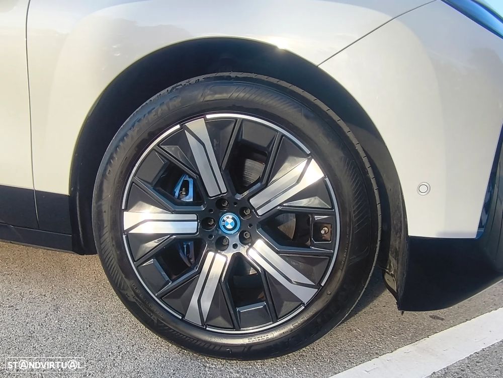 BMW iX xDrive40 - 4