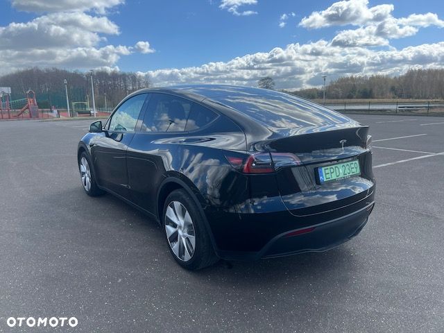 Tesla Y - 6