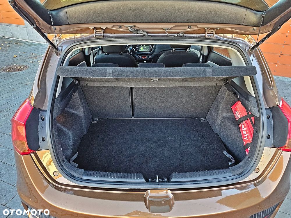 Kia Ceed 1.6 GDI ISG Dream-Team Edition - 16