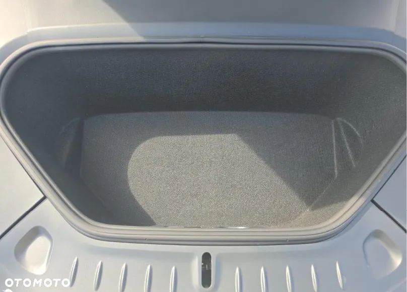 Tesla Model S AWD - 11