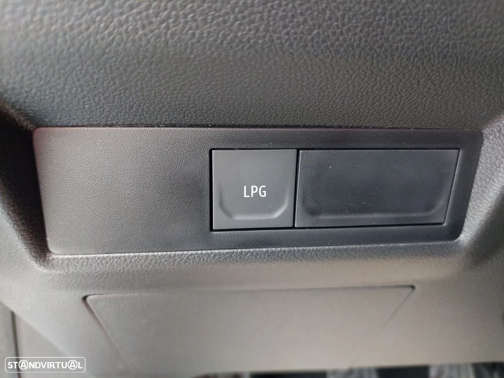 Renault Captur 1.0 TCe Equilibre Bi-Fuel - 17