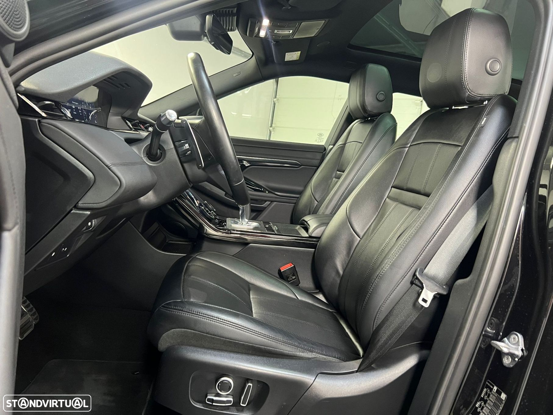 Land Rover Range Rover Evoque 1.5 P300e AWD R-Dynamic Auto - 6