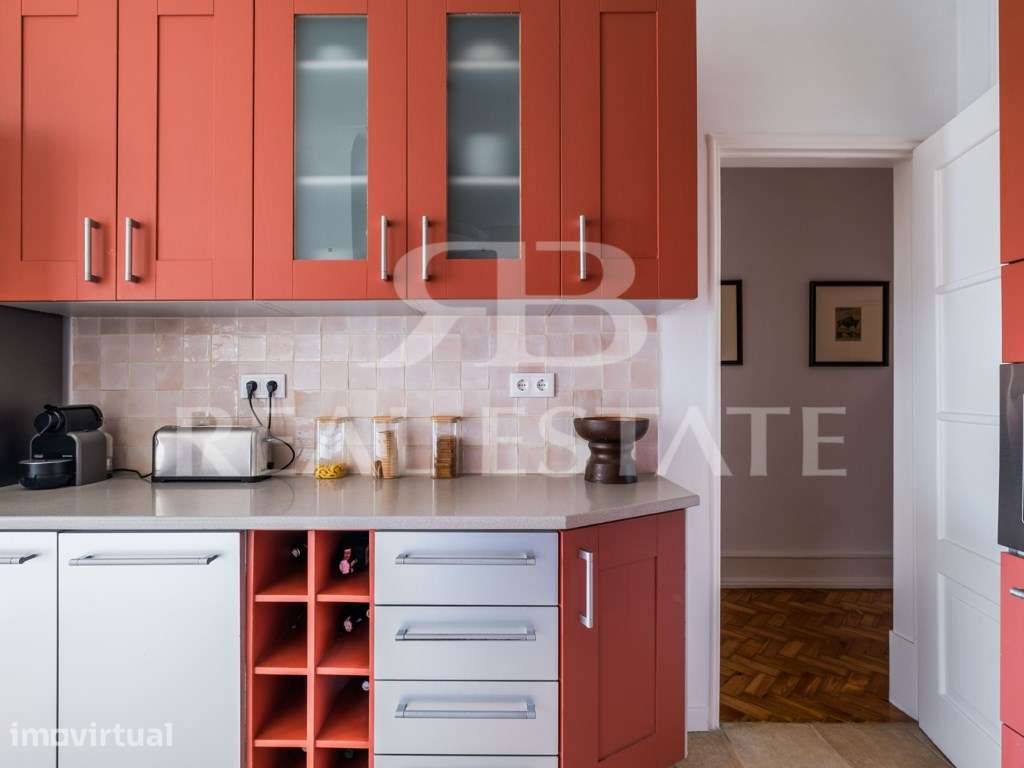 T3 Renovado com 1 Suite +Pátio comum e alguma VISTA RIO | RESTELO -... - Grande imagem: 3/34