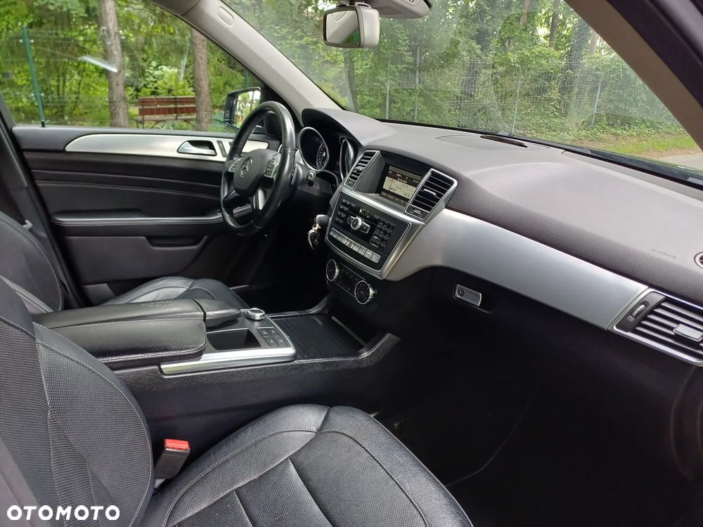 Mercedes-Benz ML - 14