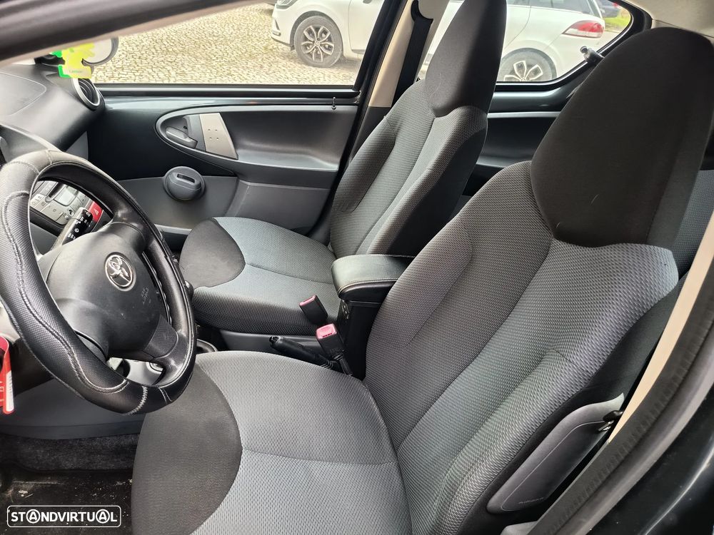 Toyota Aygo Standard - 4