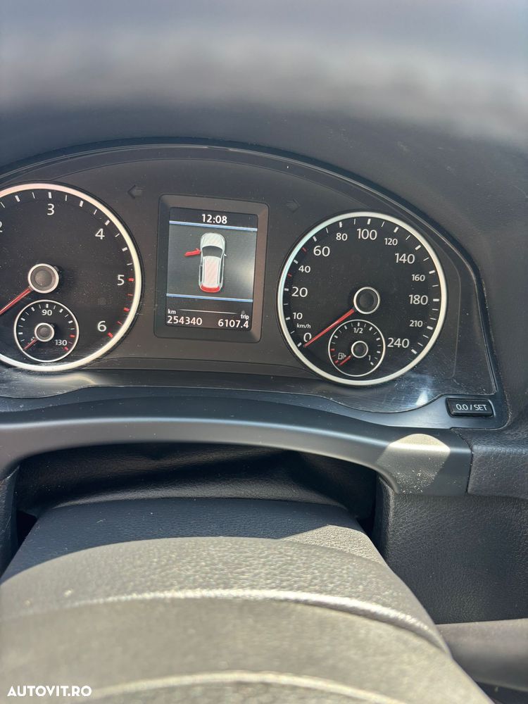 Volkswagen Tiguan 2.0 TDI 4Motion DSG Sport & Style - 9