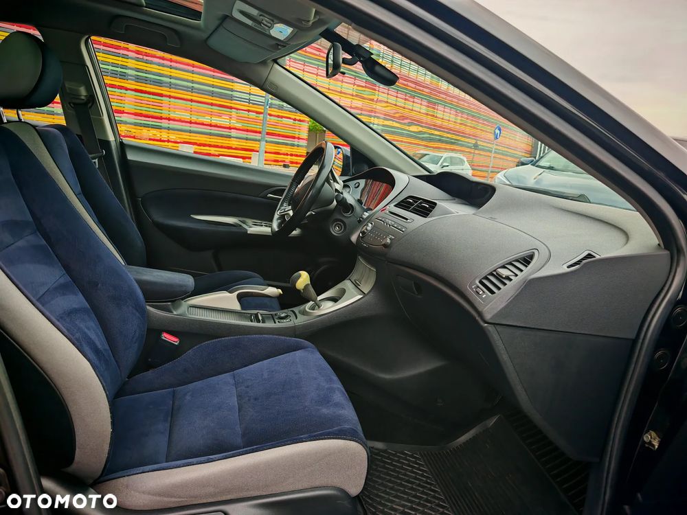 Honda Civic 1.8 Executive - 17