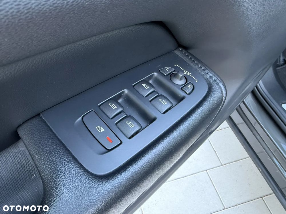 Volvo XC 60 B4 D AWD Core - 15