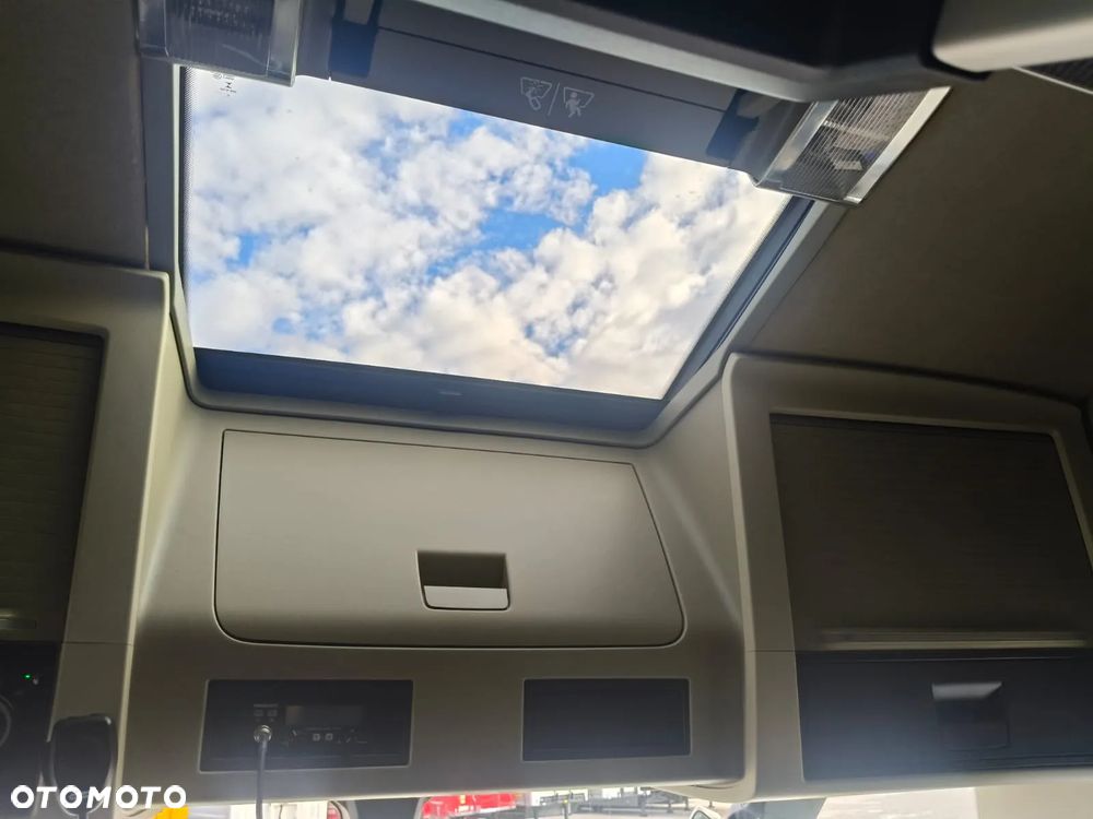 Volvo FH4 460 / EURO 6 / AUTOMAT / I -SHIFT / STANDARD / - 31