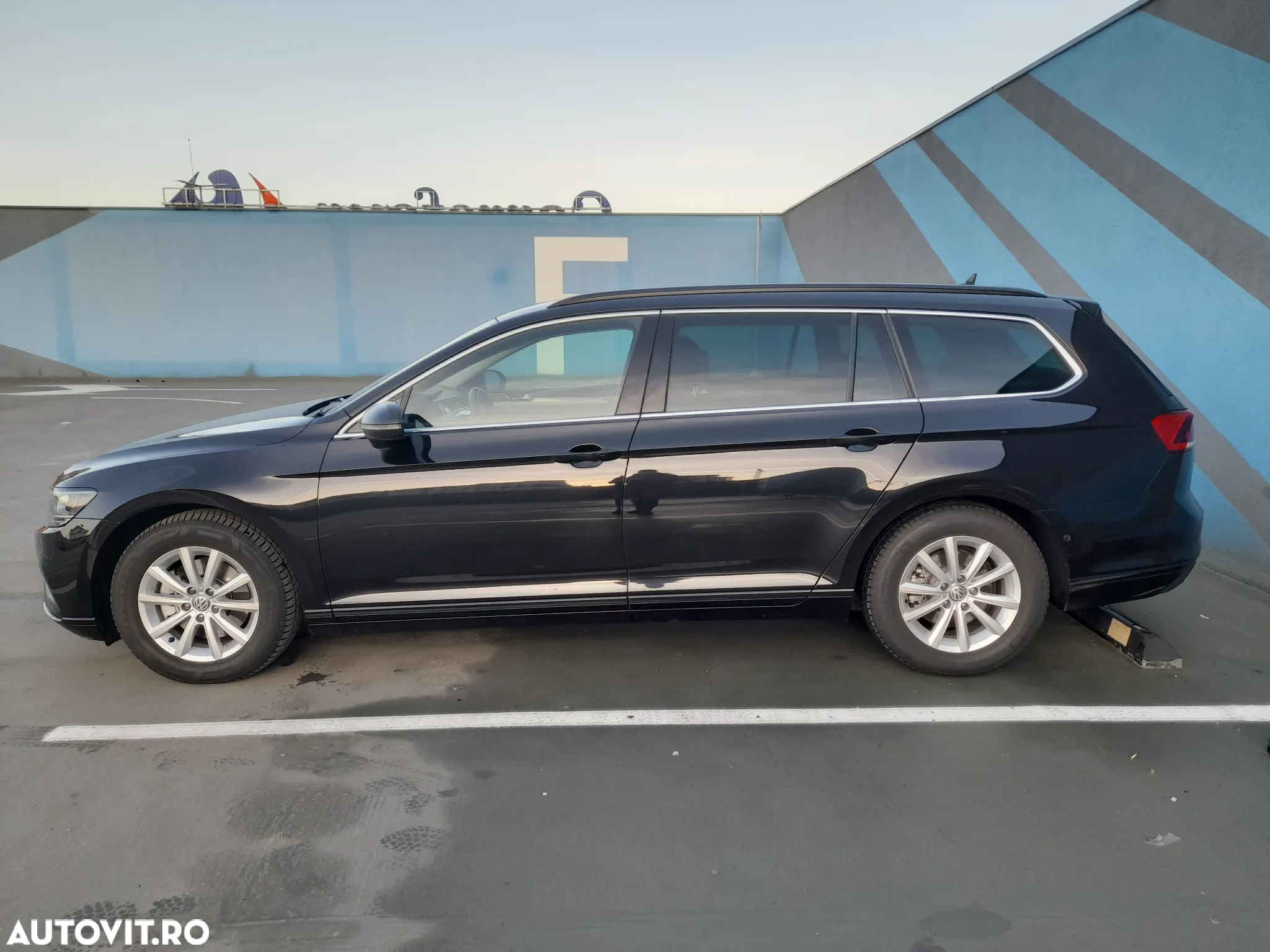 Volkswagen Passat Variant 2.0 TDI DSG Highline - 19