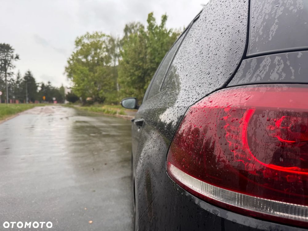 Volkswagen Golf - 6