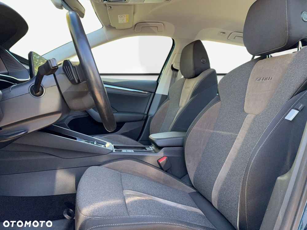 Skoda Octavia 2.0 TDI 4x4 Scout DSG - 11