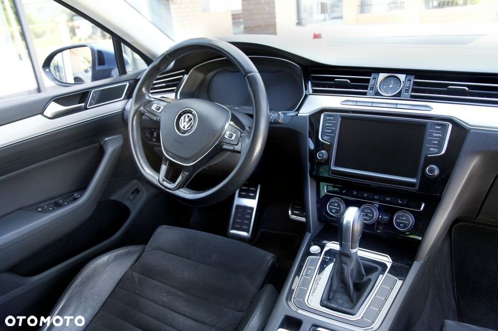 Volkswagen Passat - 16