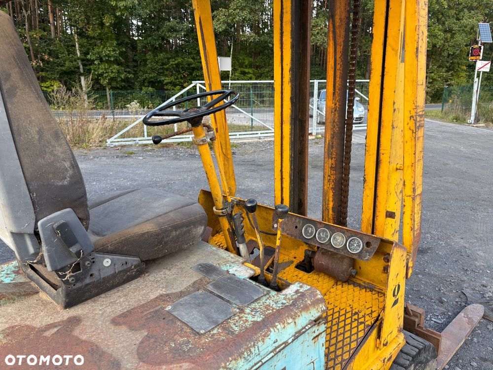 Caterpillar DP25N - 4