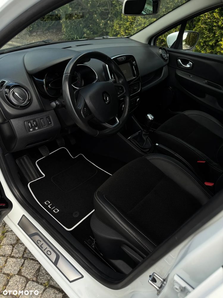 Renault Clio - 25