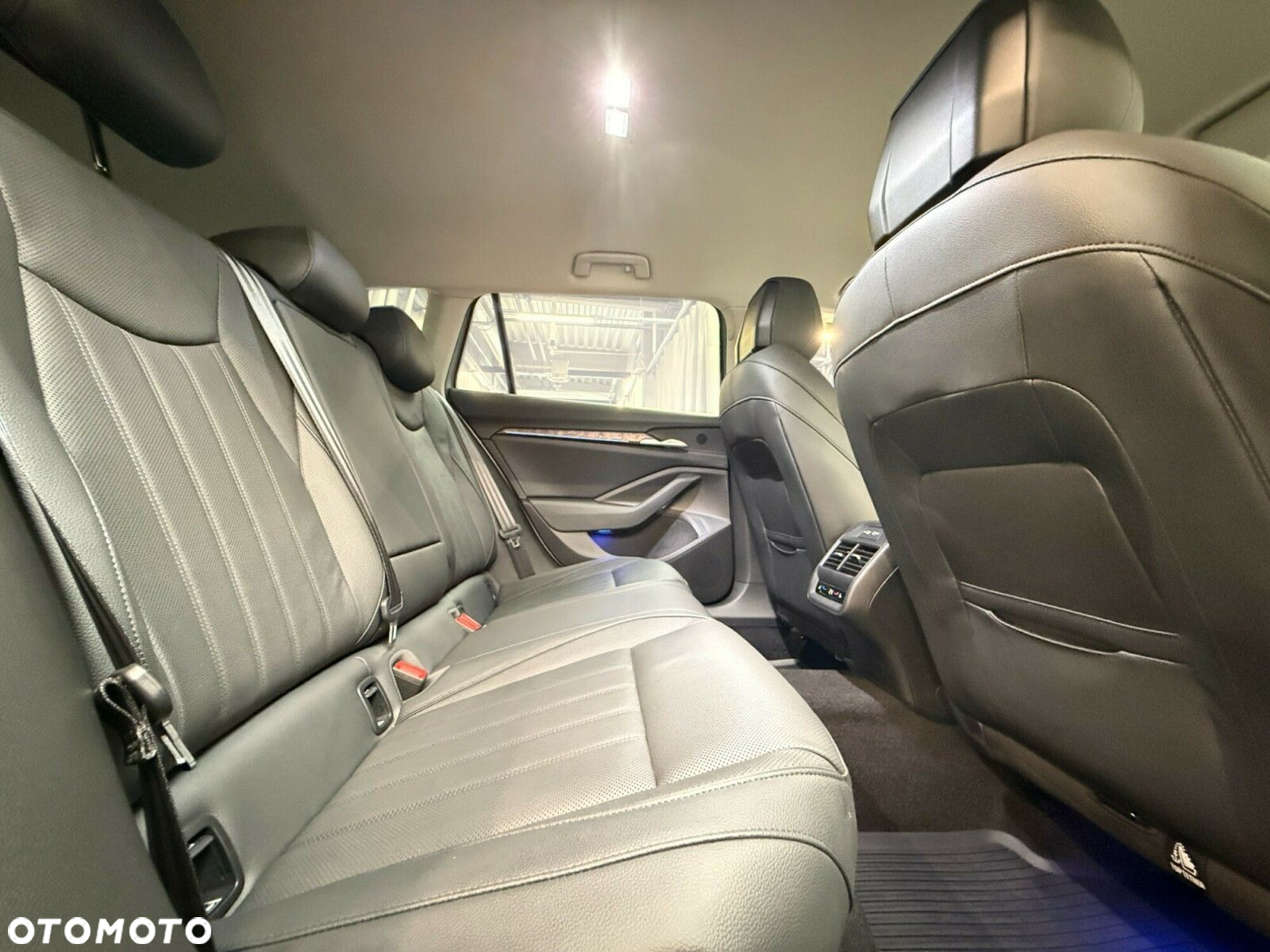 Skoda Superb 2.0 TDI SCR 4x4 L&K DSG - 27