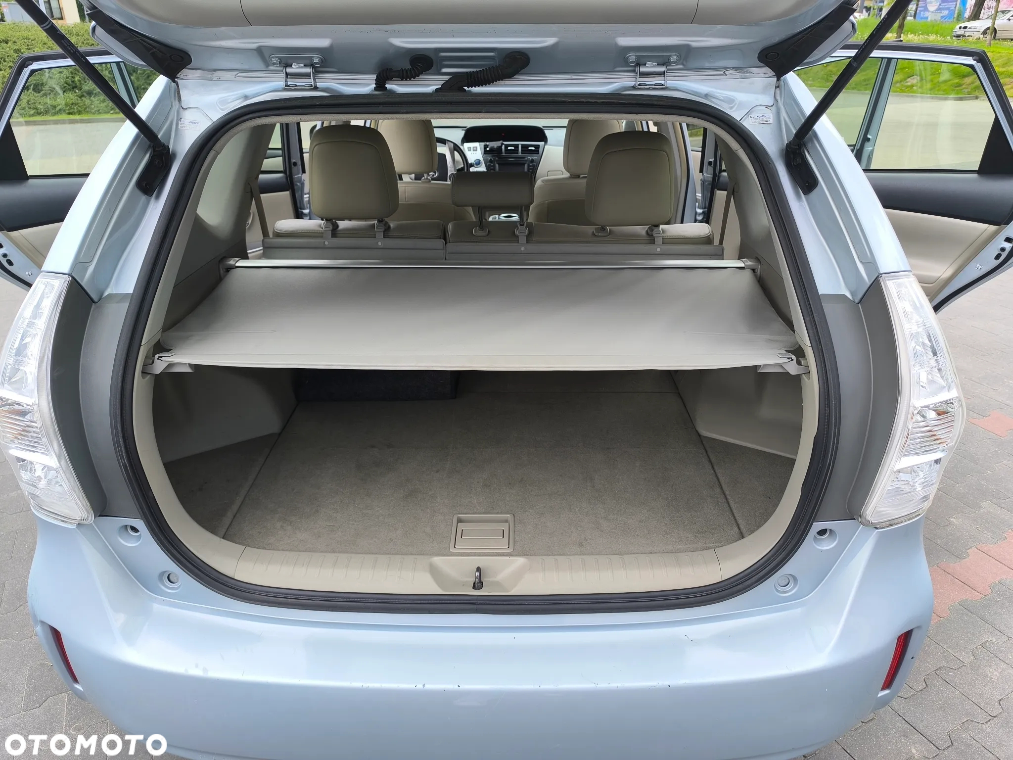 Toyota Prius+ - 16