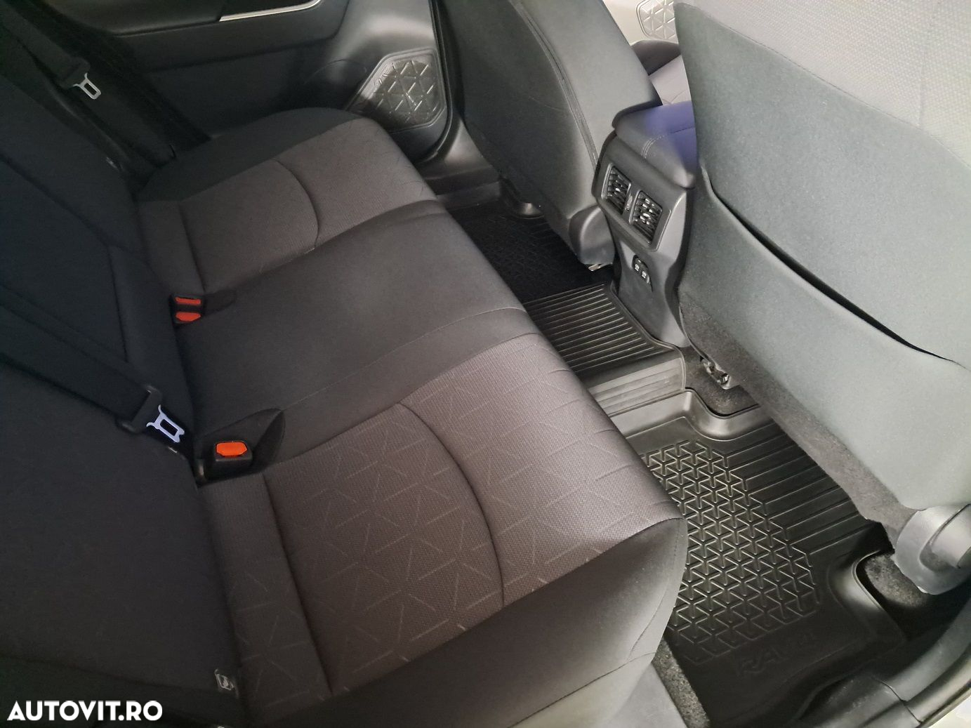 Toyota RAV4 - 19