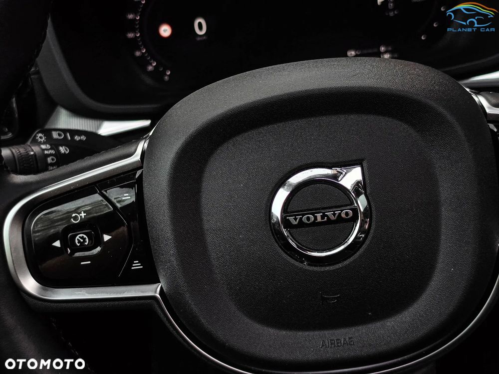 Volvo XC 60 T6 Plug-In Hybrid AWD Inscription - 26