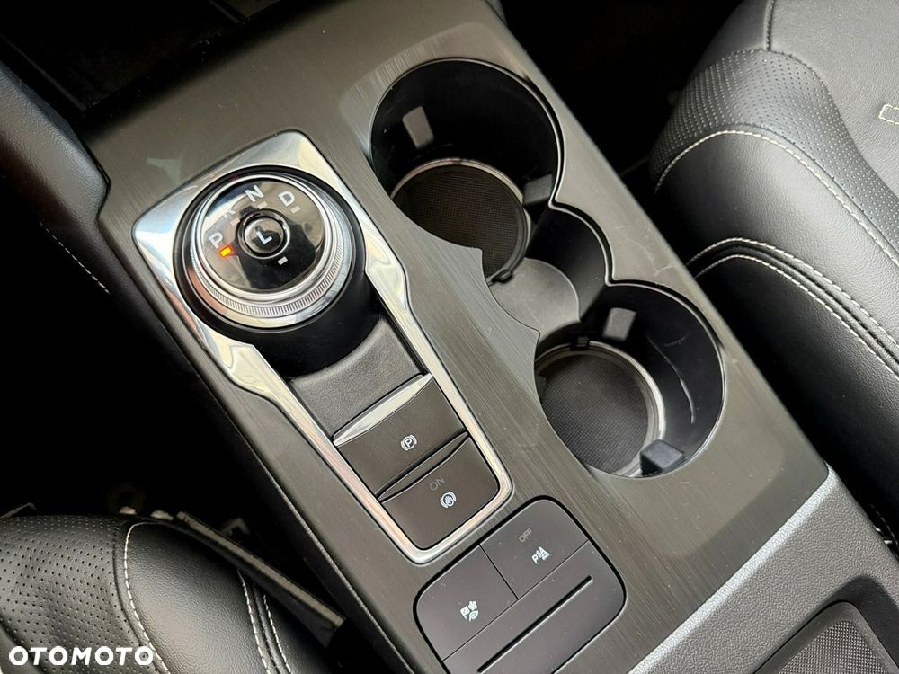 Ford Kuga - 32