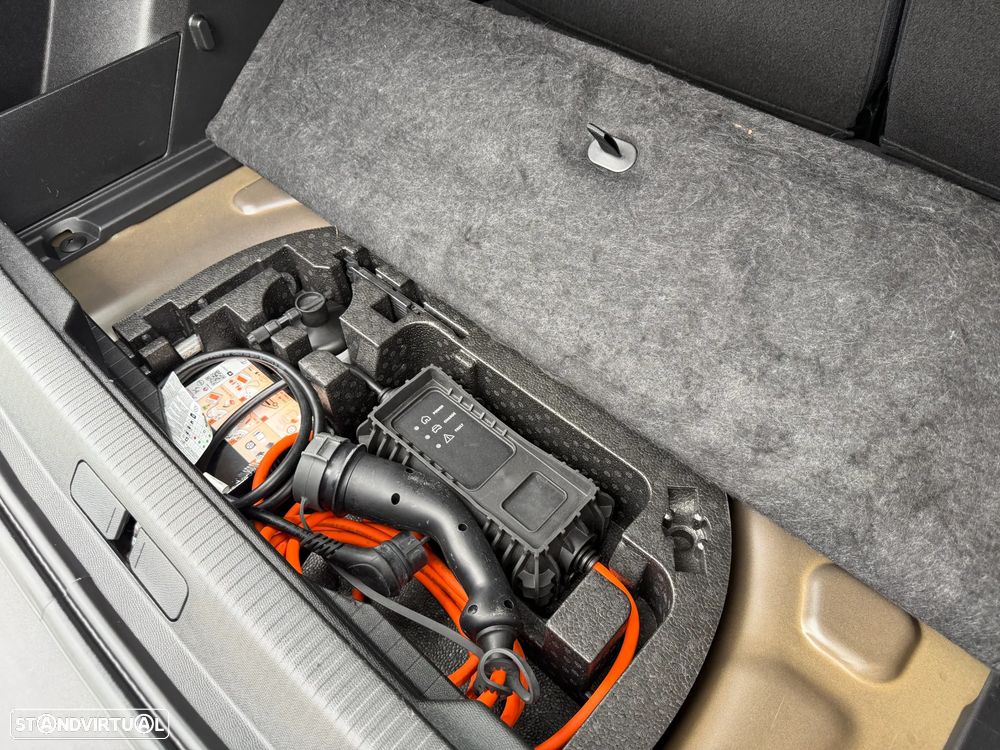 Peugeot e-2008 50 kWh Active Pack - 51