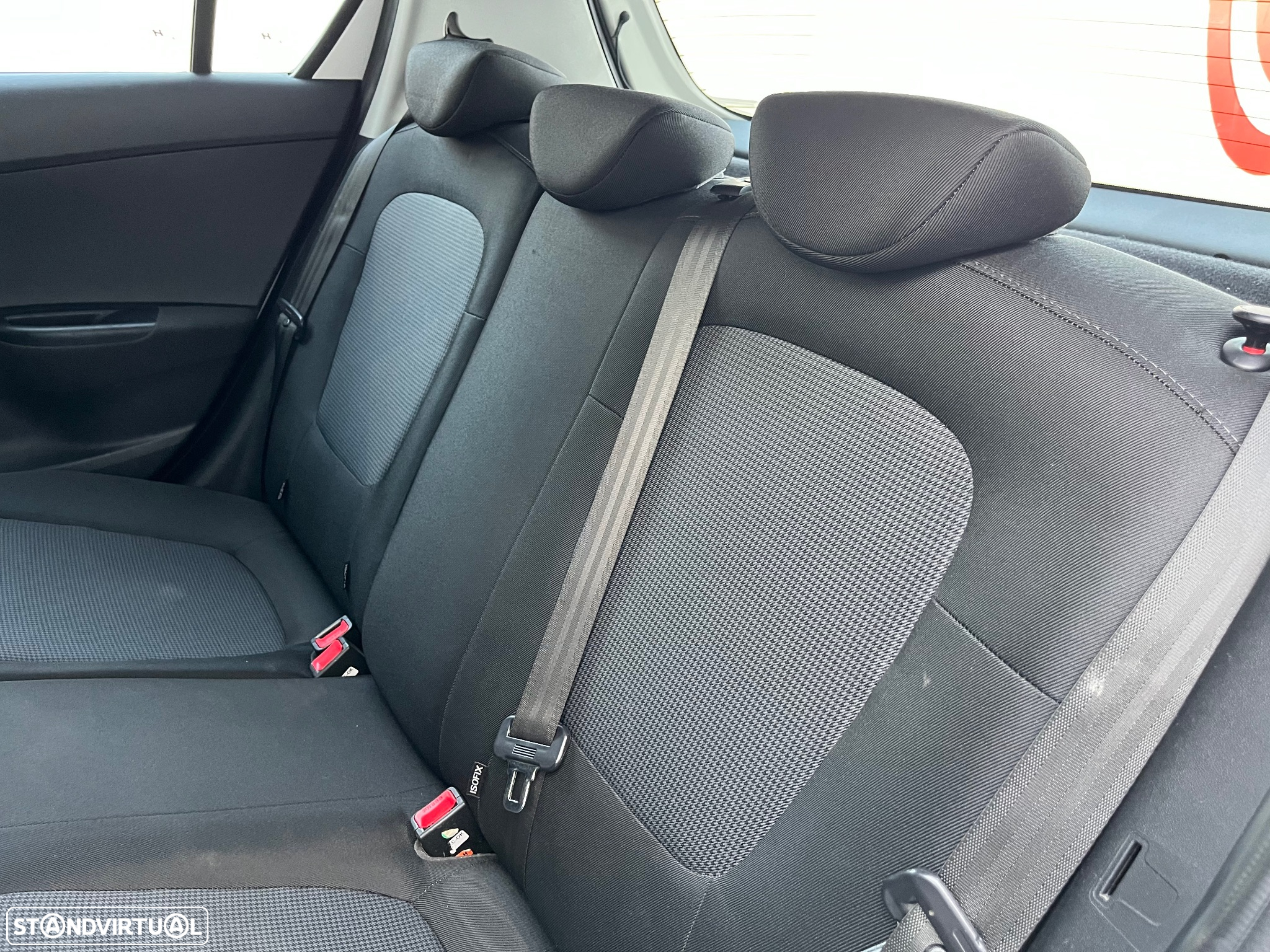 Hyundai i20 1.1 CRDi Urban - 13